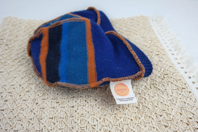 Mütze Beanie für Kleinkinder KU 52-55 aus Upcycling Wolle in Blau Orange gestreift