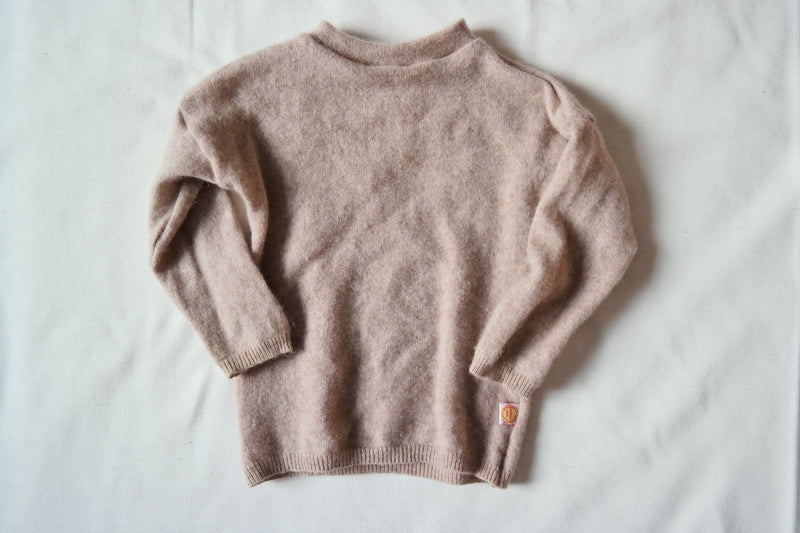 Unisex sweater for babies and children made from upcycled wool or cashmere in the color of your choice