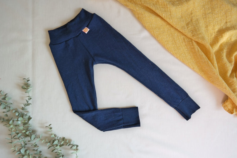 Leggings Kleinkinder 98/104 aus 100% Upcycling Wolle in Dunkelblau - Jawoll Baby