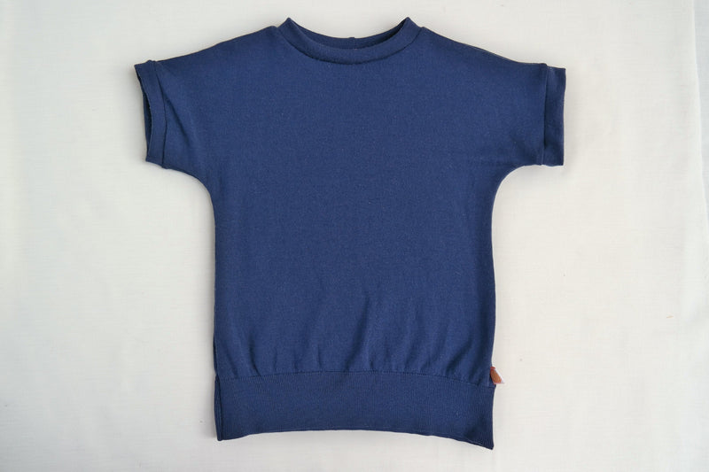 T-Shirt für Kinder 122/128 aus leichter Upcycling Wolle in Dunkelblau