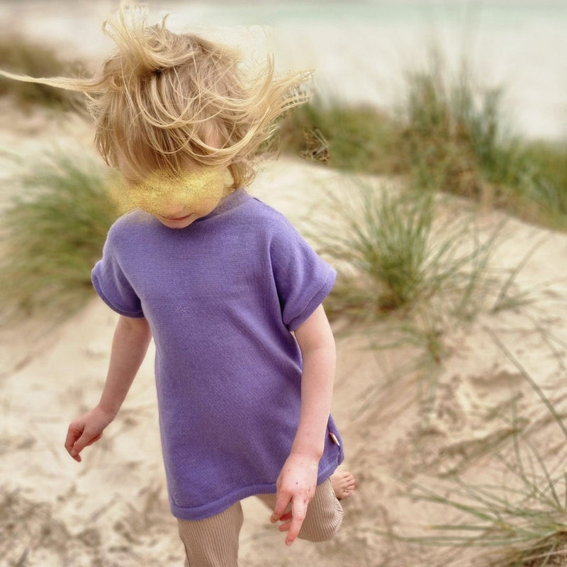 T-Shirt für Kleinkinder 110/116 aus leichter Upcycling Wolle in Dunkelgrün