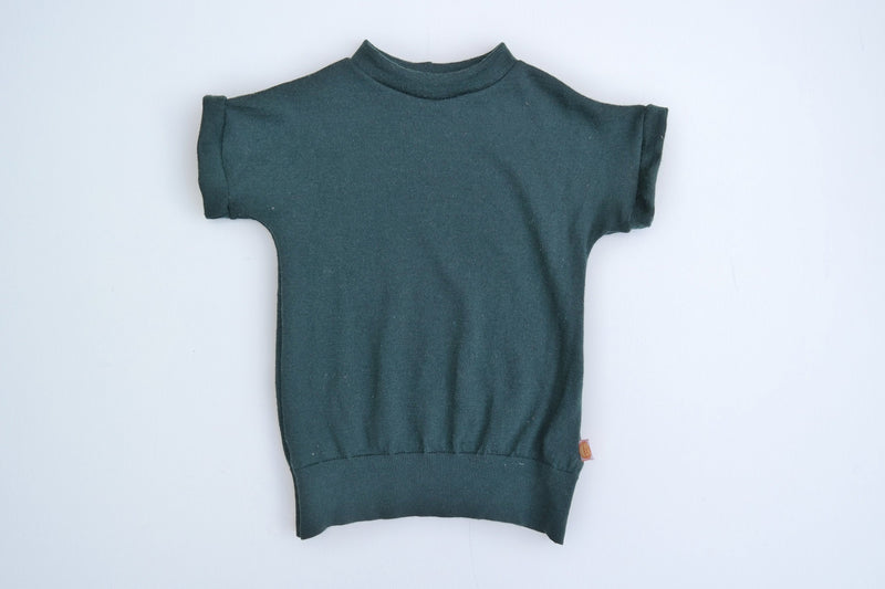 T-Shirt für Kleinkinder 110/116 aus leichter Upcycling Wolle in Dunkelgrün