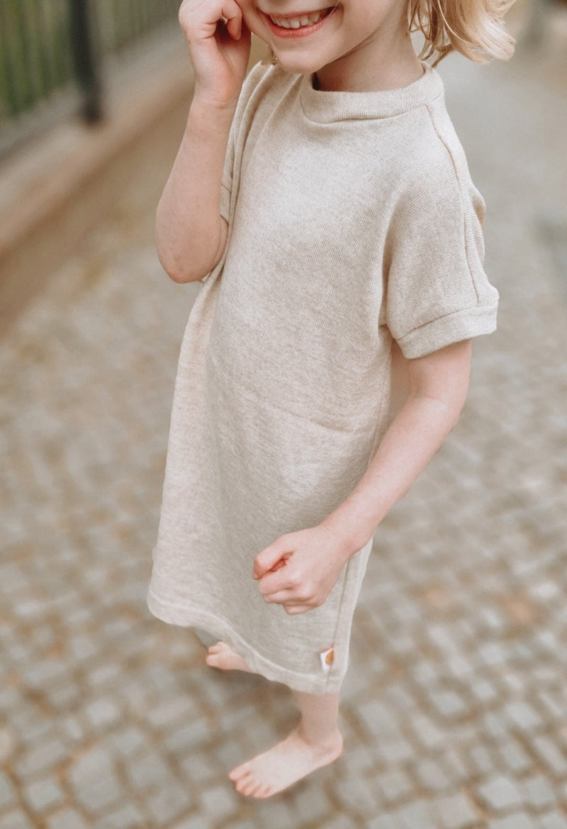 Unisex-Kleid Longshirt 110/116 aus 100% Upcycling Wolle in Naturbeige