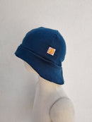 Sonnenhut mit Nackenschutz aus Upcycling Wolle Seide in Petrol - Jawoll Baby