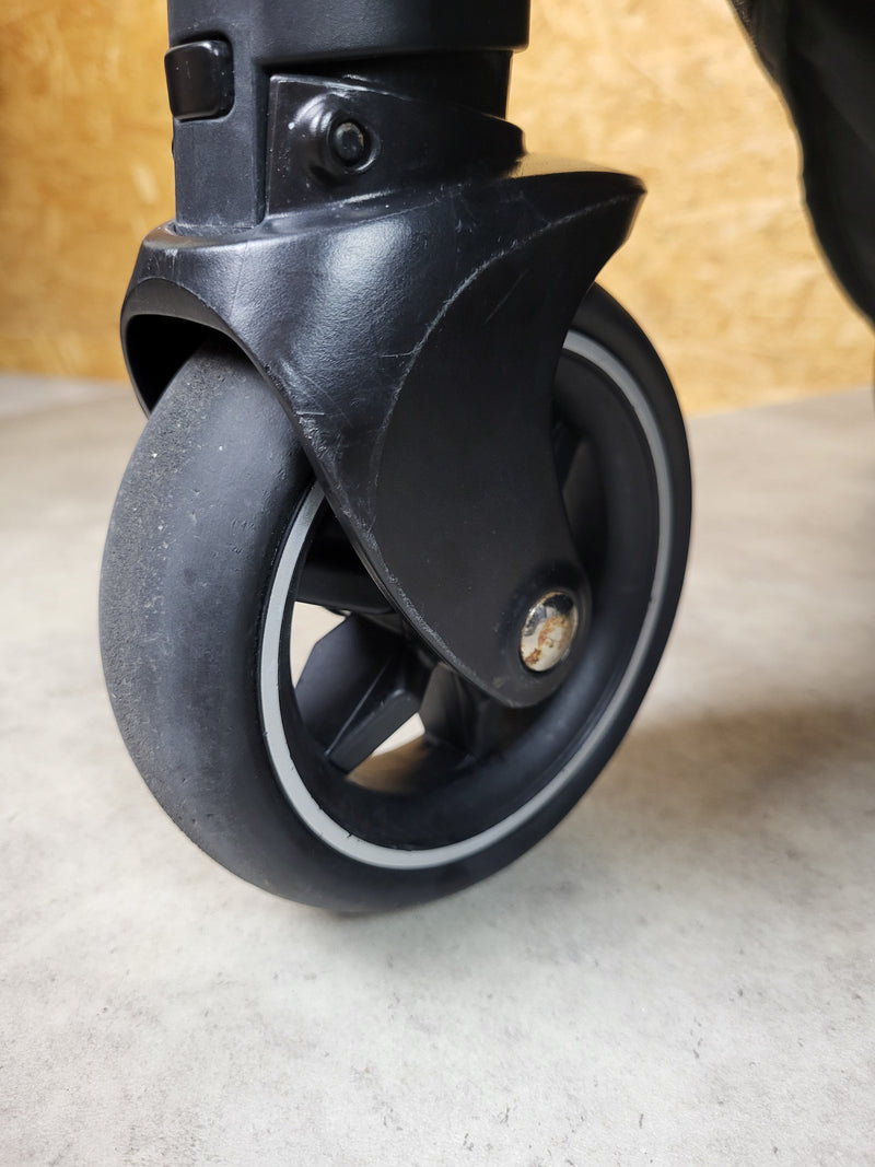 Joie Pact Stroller With Flat Reclining Seat - Blau in Gutem Zustand am Besten Kinderwagen 7 Kostenloser Versand