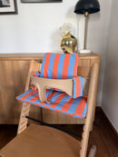 St. Tropez gestreiftes Kissen-Set, wasserdicht, kompatibel mit dem Stokke Tripp Trapp Hochstuhl – Orange/Blau