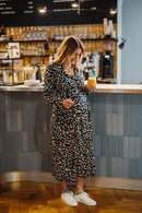 KELSEY. Midi Blusenkleid in Wickeloptik in Leo Print