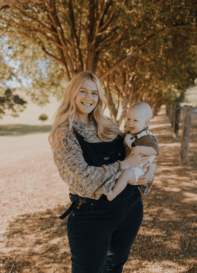 THE FRENCHIE MUMSIE - Umstands- und Tragelatzhose aus Samtkord - Jumpsuit-9•BORROUGHS