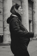 SANDRA. Kuschelige Allwetter Softshell Tragejacke - in Navy