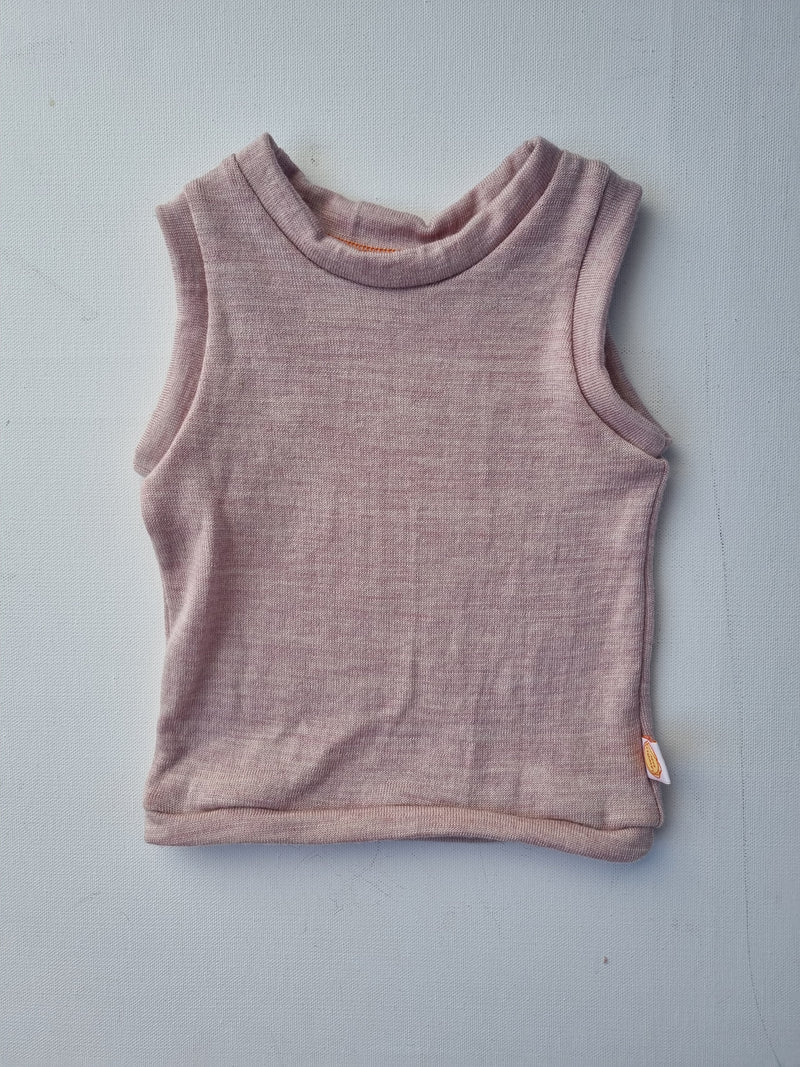 Oberteil Tanktop Pullunder Unterhemd 74/80 aus 100% Upcycling-Wolle in Zartrosa