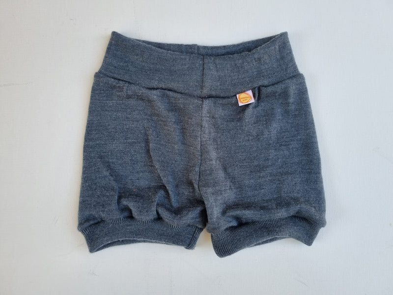 Kurze Hose Shorts für Kleinkinder86/92 & 98/104 aus 100 % Upcycling Merinowolle in Meeresblau