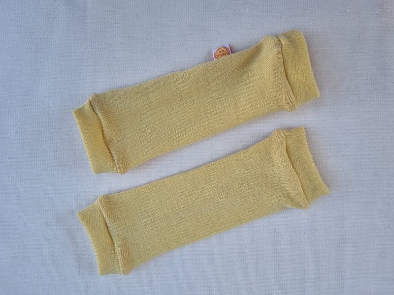 Tragestulpen Beinstulpen für Babys aus Upcycling aus Wolle natürlicher Sonnenschutz in Buttergelb