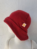 Sonnenhut Sommermütze KU 46-49 Baby Kleinkind mit Nackenschutz aus Upcycling Merinowolle in Masala Rot mit Mini-Makel