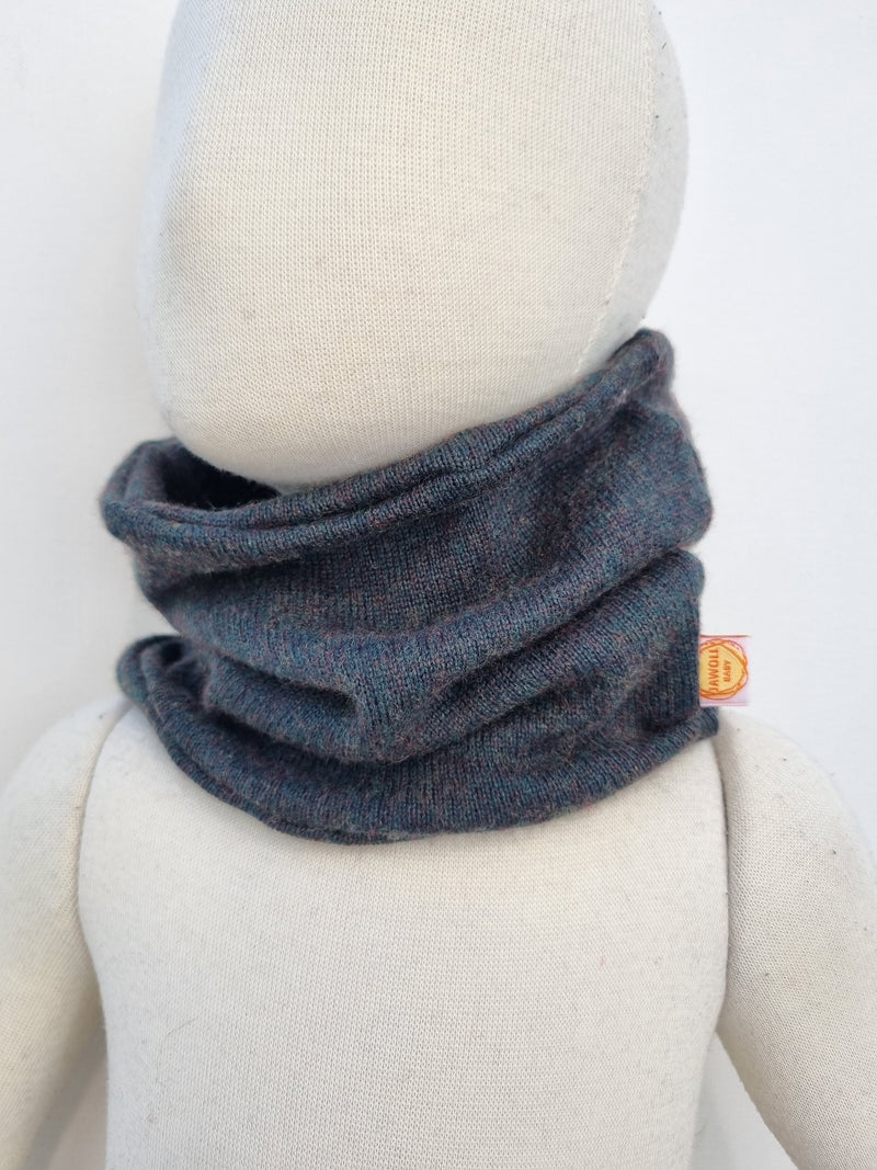 Loop for children made of upcycled silk &amp; cashmere in dark green