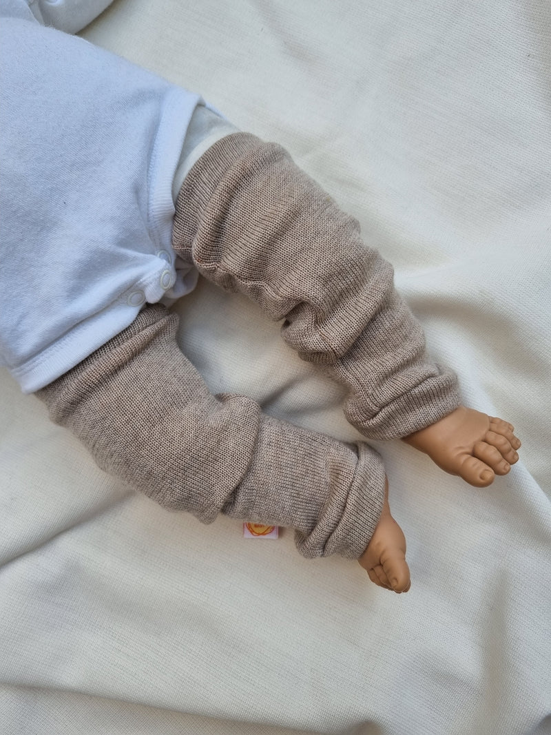 Tragestulpen Beinstulpen Babylegs aus Upcycling Merinowolle natürlicher Sonnenschutz im Sommer für Neugeborene Babys 0-6M in Beige