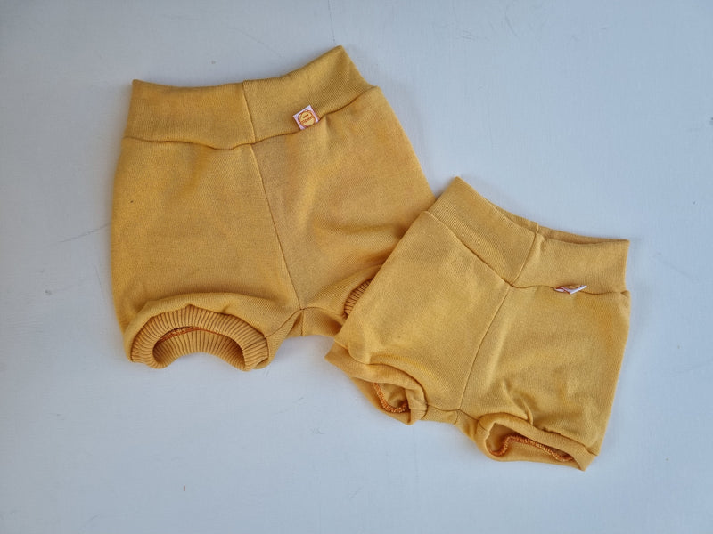 Kurze Hose Shorts für Kleinkinder 86/92 & 110/116 aus 100 % Upcycling Wolle in Pfirsichgelb