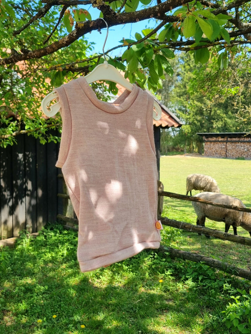 Oberteil Tanktop Pullunder Unterhemd 74/80 aus 100% Upcycling-Wolle in Zartrosa