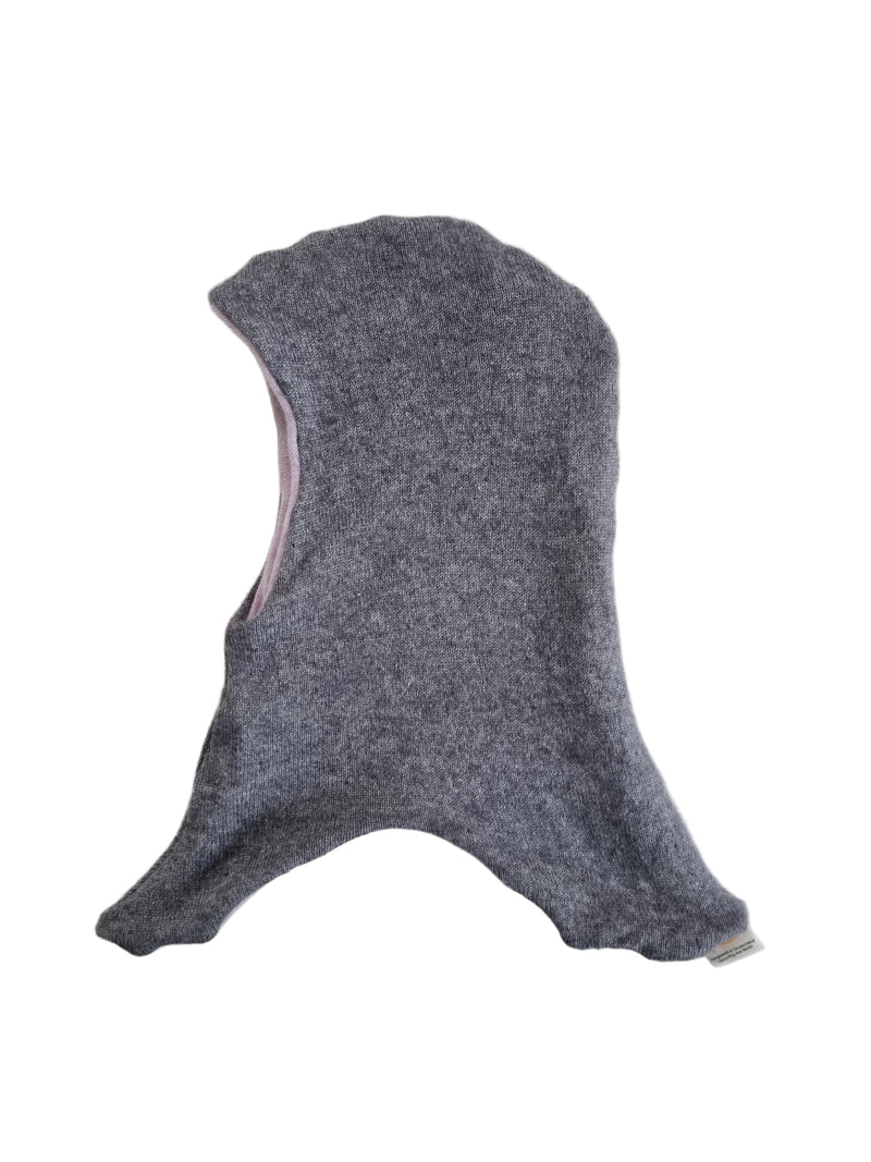 (Kopie) Wende-Schlupfmütze für Kleinkinder KU 49-51 aus Upcycling Seide & Kaschmir in Pastell-Lila und Grau