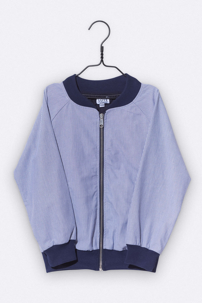 Hugo Jacke in blau/weiss gestreift