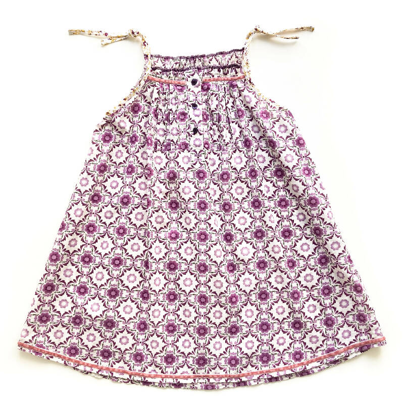 kronjuwel Trägerkleid weiß violett 98/104 Baumwolle Upcycling Sommerkleid