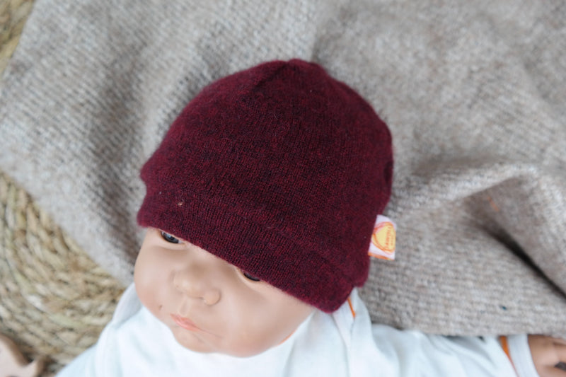 Jawoll Baby Warme Mütze für Babys und Kleinkinder aus Upcycling Kaschmir in Dunkelrot