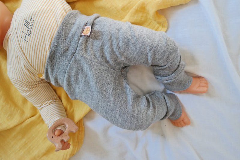 Jawoll Baby Mitwachs-Hose für Babys 62/68 aus Upcycling-Wolle in Grau